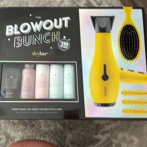 Drybar buttercup blowout bunch kit.